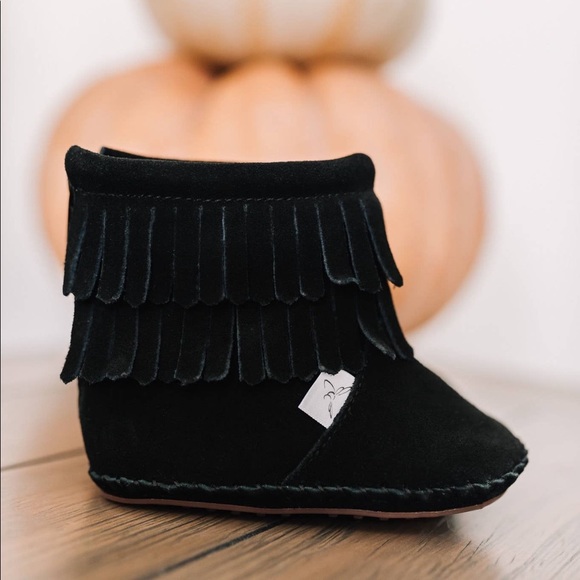 Infant Fringe Black Boots for Baby Girls - Picture 4 of 5